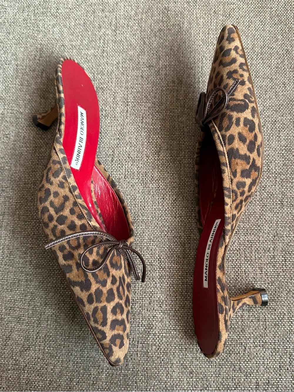 Vintage Manolo Blahnik suede leopard print heels - Picture 3 of 6